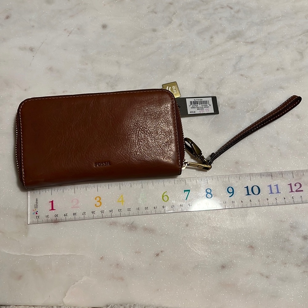 NWT Fossil Emma Smartphone Wristlet